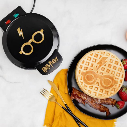 DKB Uncanny Brands Harry Potter Iconic Glasses and Lightning Bolt Waffle Maker