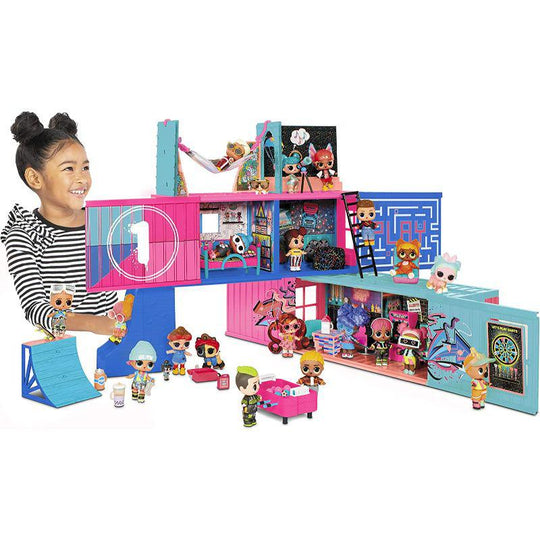 L.O.L. Surprise Fashion Show House Playset, Dolls & Accessories